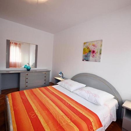 Apartments Mihovilovic - 50 M From Beach Slatine Exterior photo