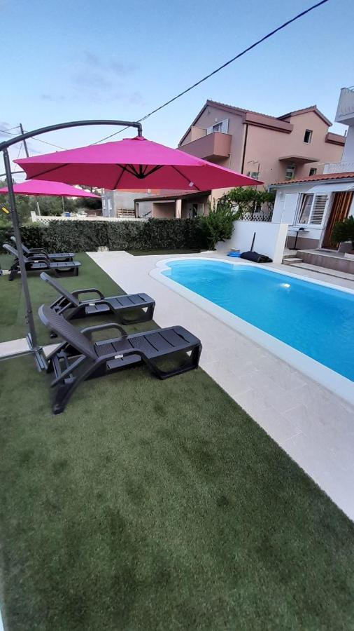 Apartments Mihovilovic - 50 M From Beach Slatine Exterior photo