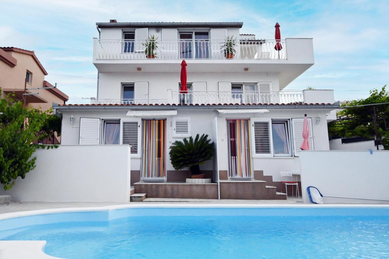 Apartments Mihovilovic - 50 M From Beach Slatine Exterior photo