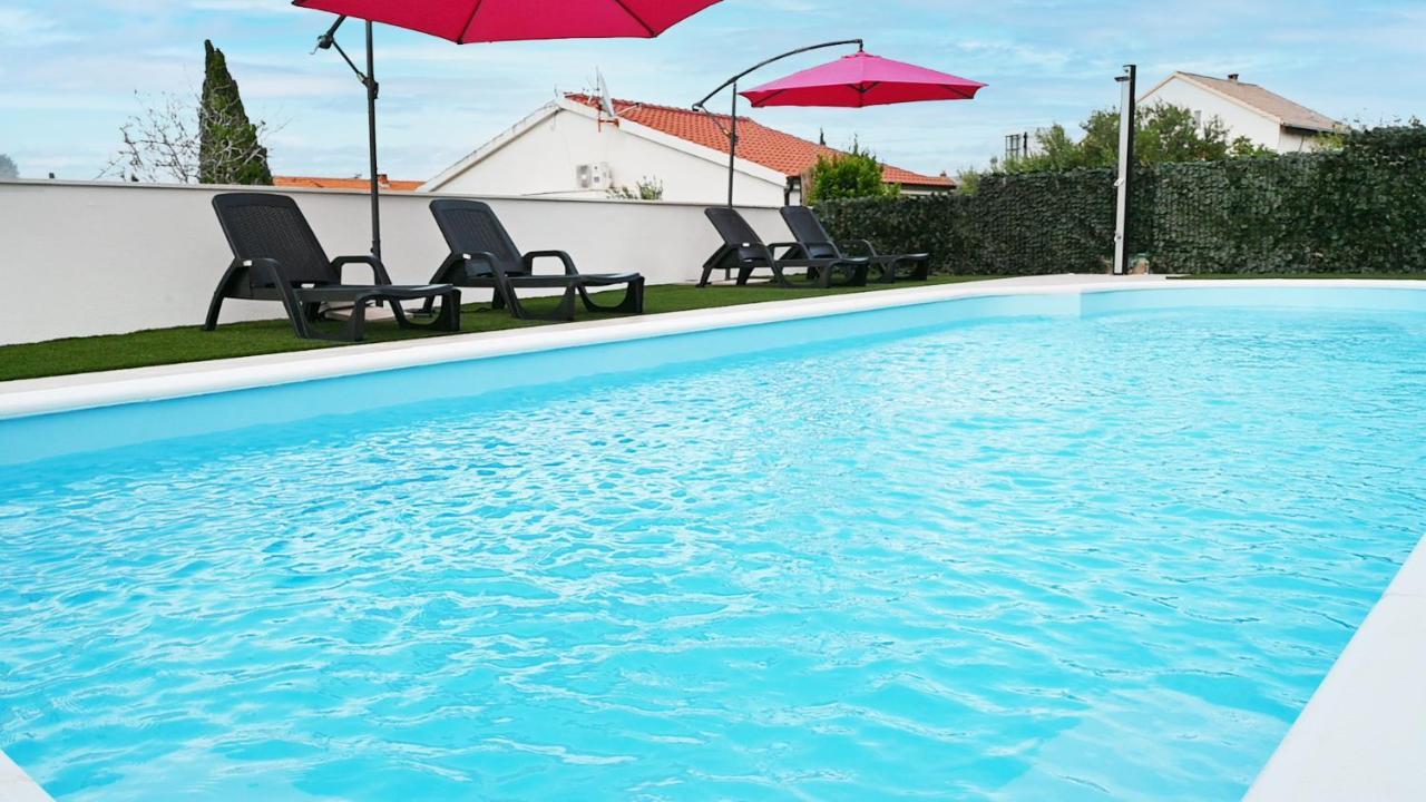 Apartments Mihovilovic - 50 M From Beach Slatine Exterior photo