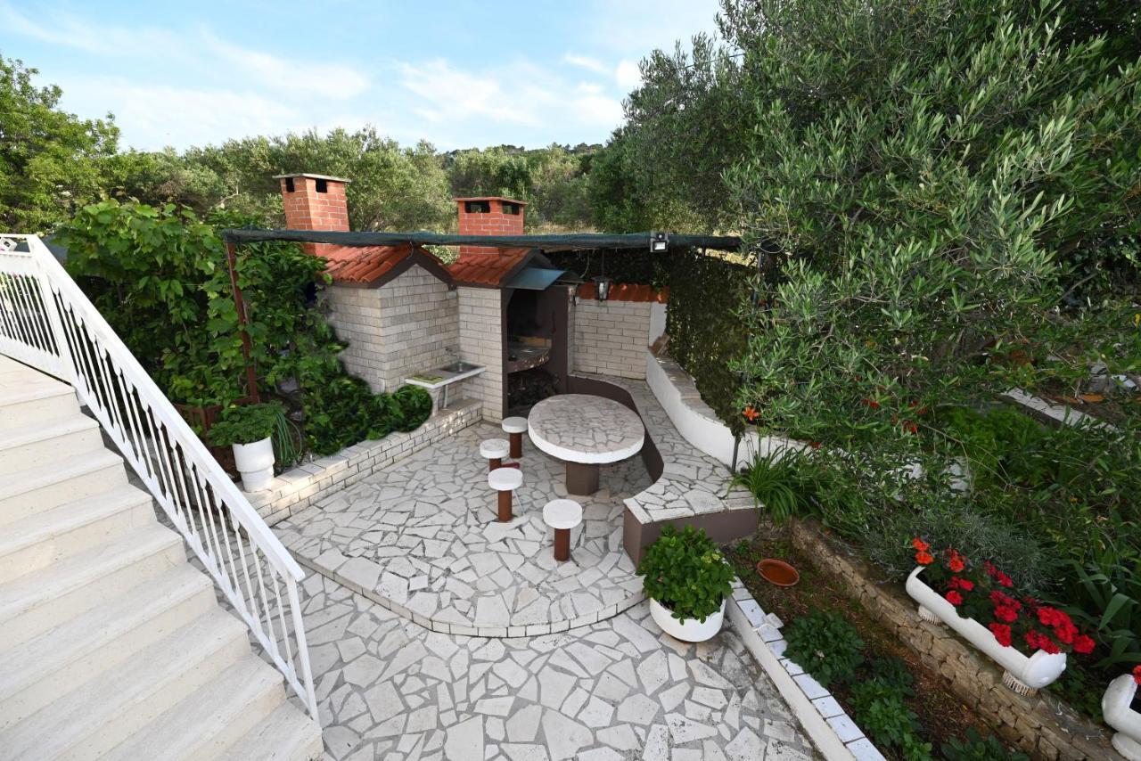 Apartments Mihovilovic - 50 M From Beach Slatine Exterior photo