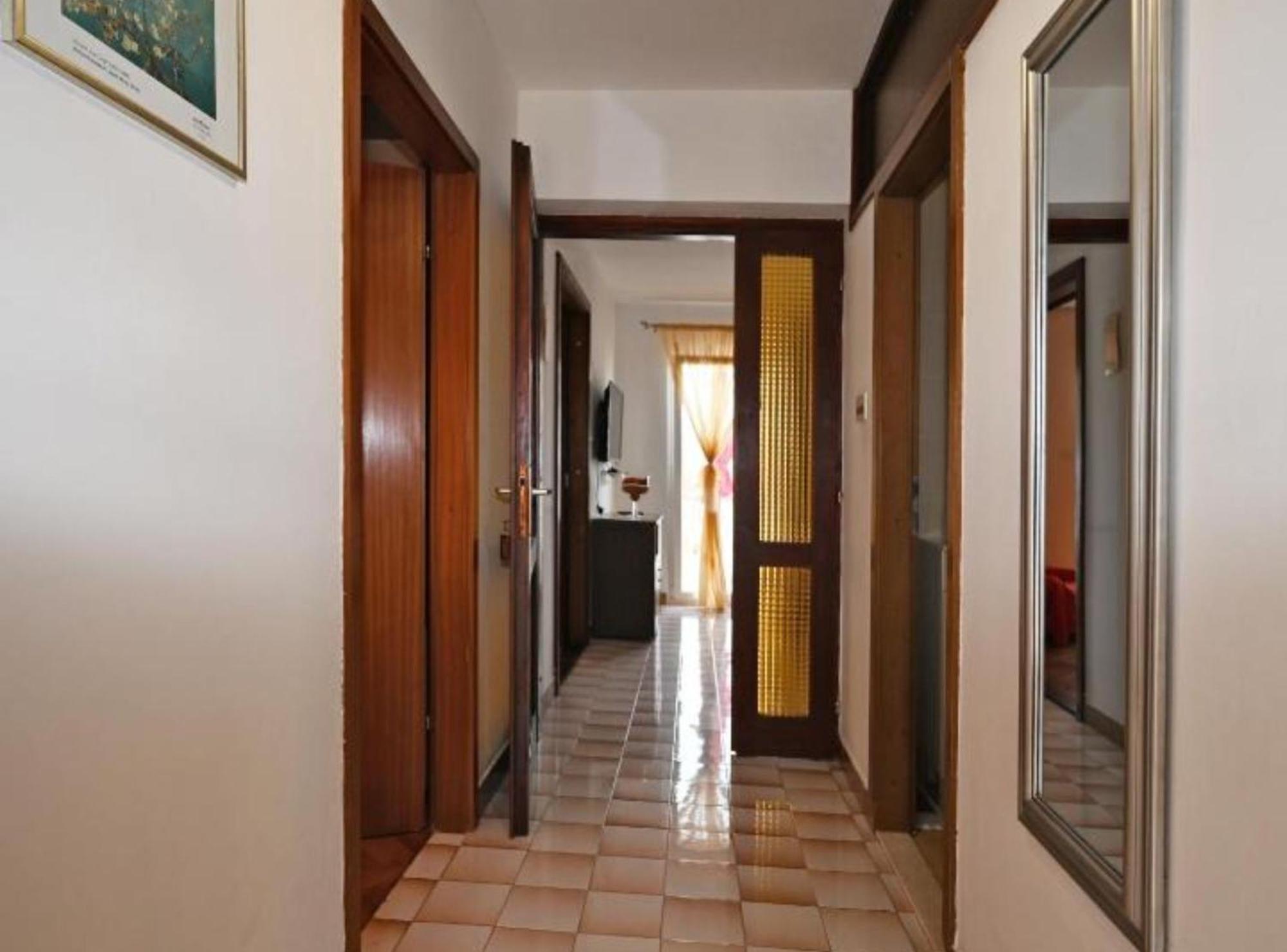 Apartments Mihovilovic - 50 M From Beach Slatine Exterior photo