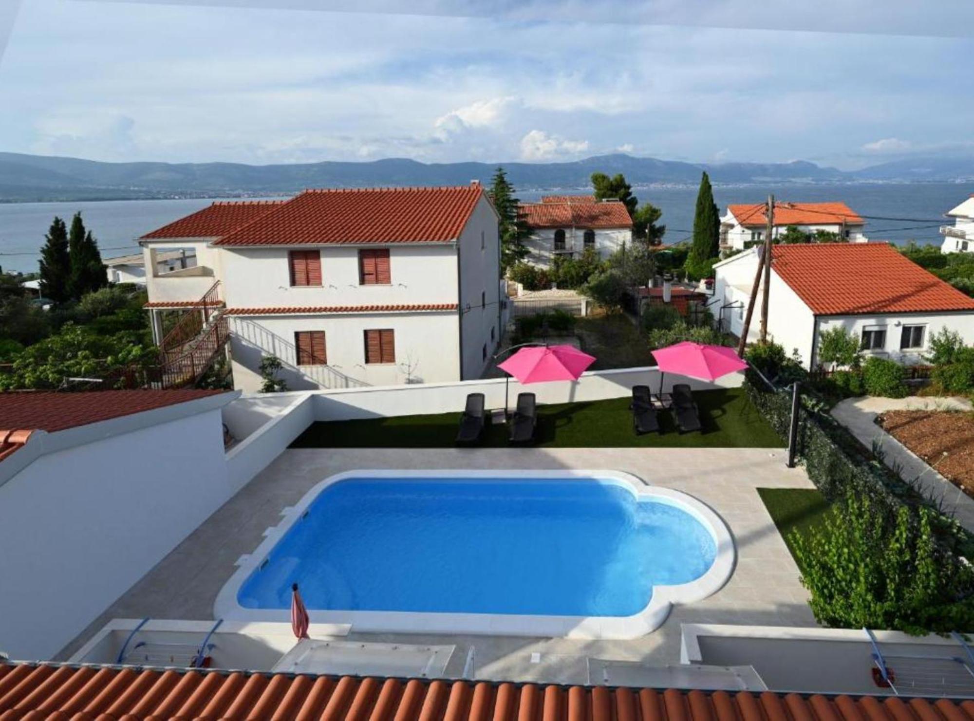 Apartments Mihovilovic - 50 M From Beach Slatine Exterior photo