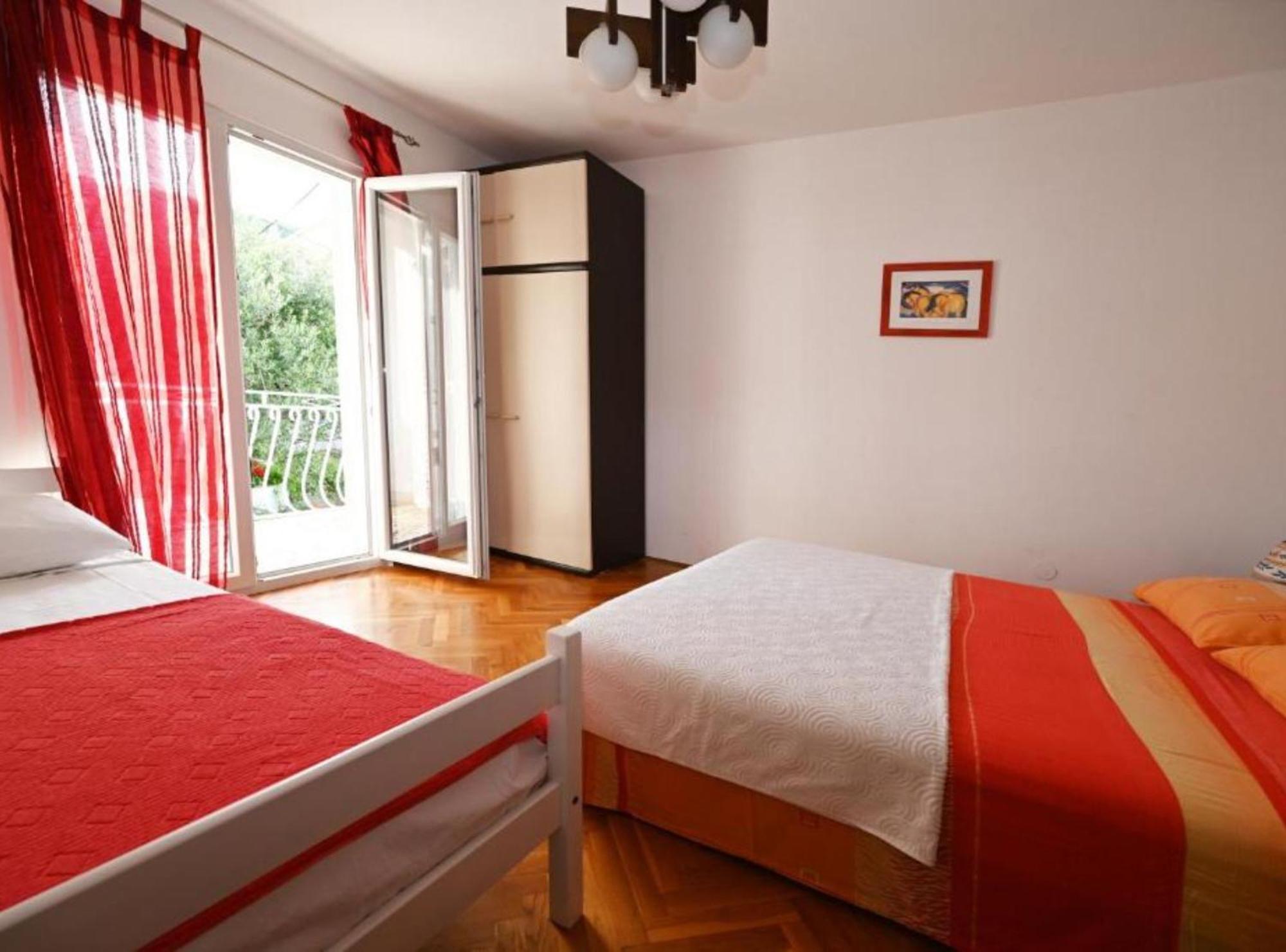 Apartments Mihovilovic - 50 M From Beach Slatine Exterior photo