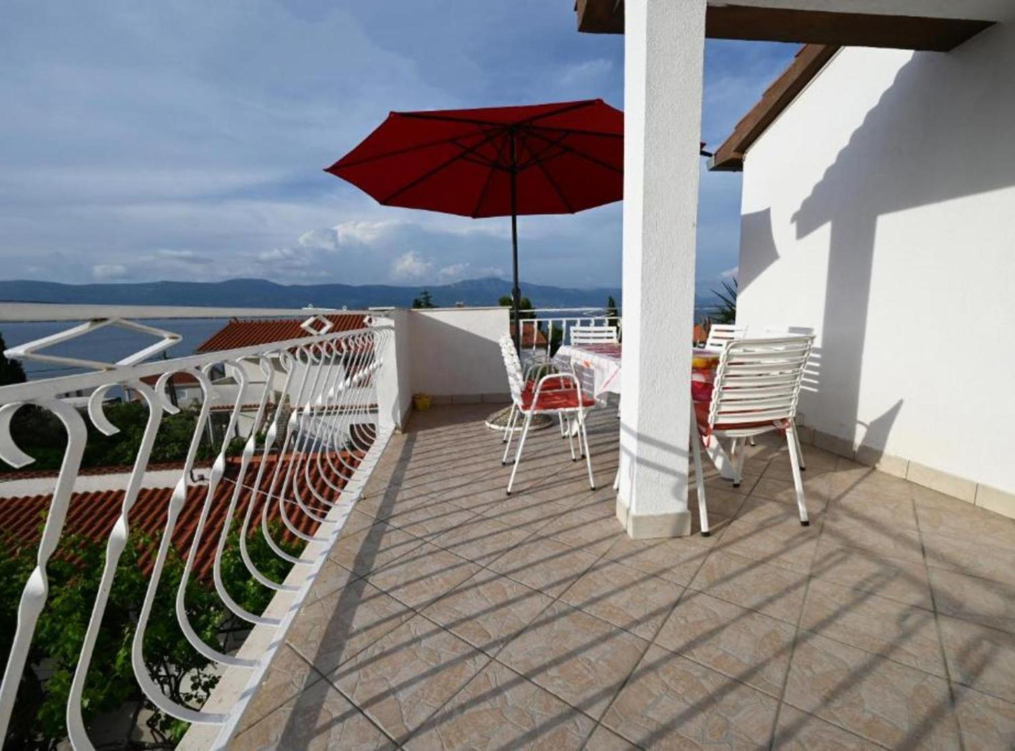 Apartments Mihovilovic - 50 M From Beach Slatine Exterior photo