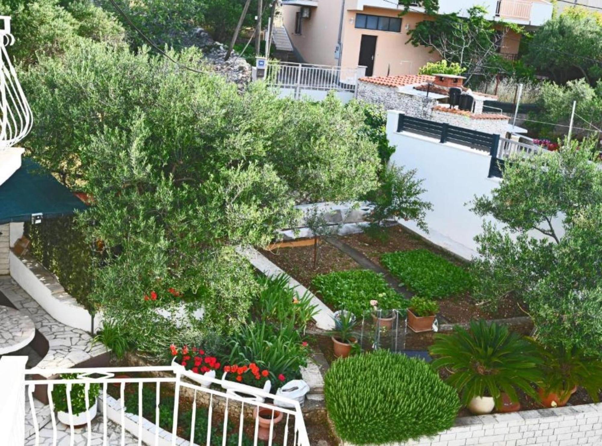 Apartments Mihovilovic - 50 M From Beach Slatine Exterior photo
