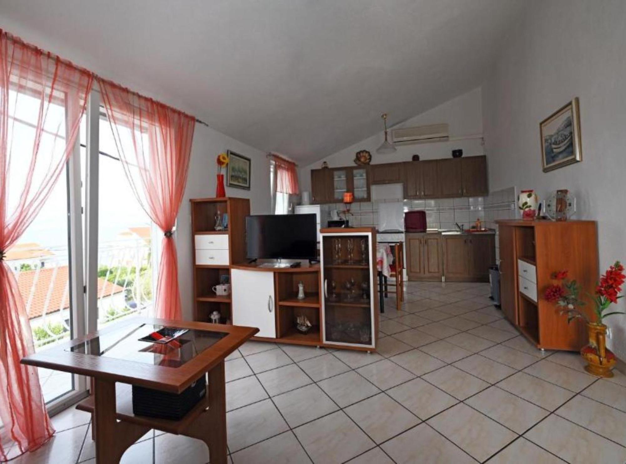 Apartments Mihovilovic - 50 M From Beach Slatine Room photo
